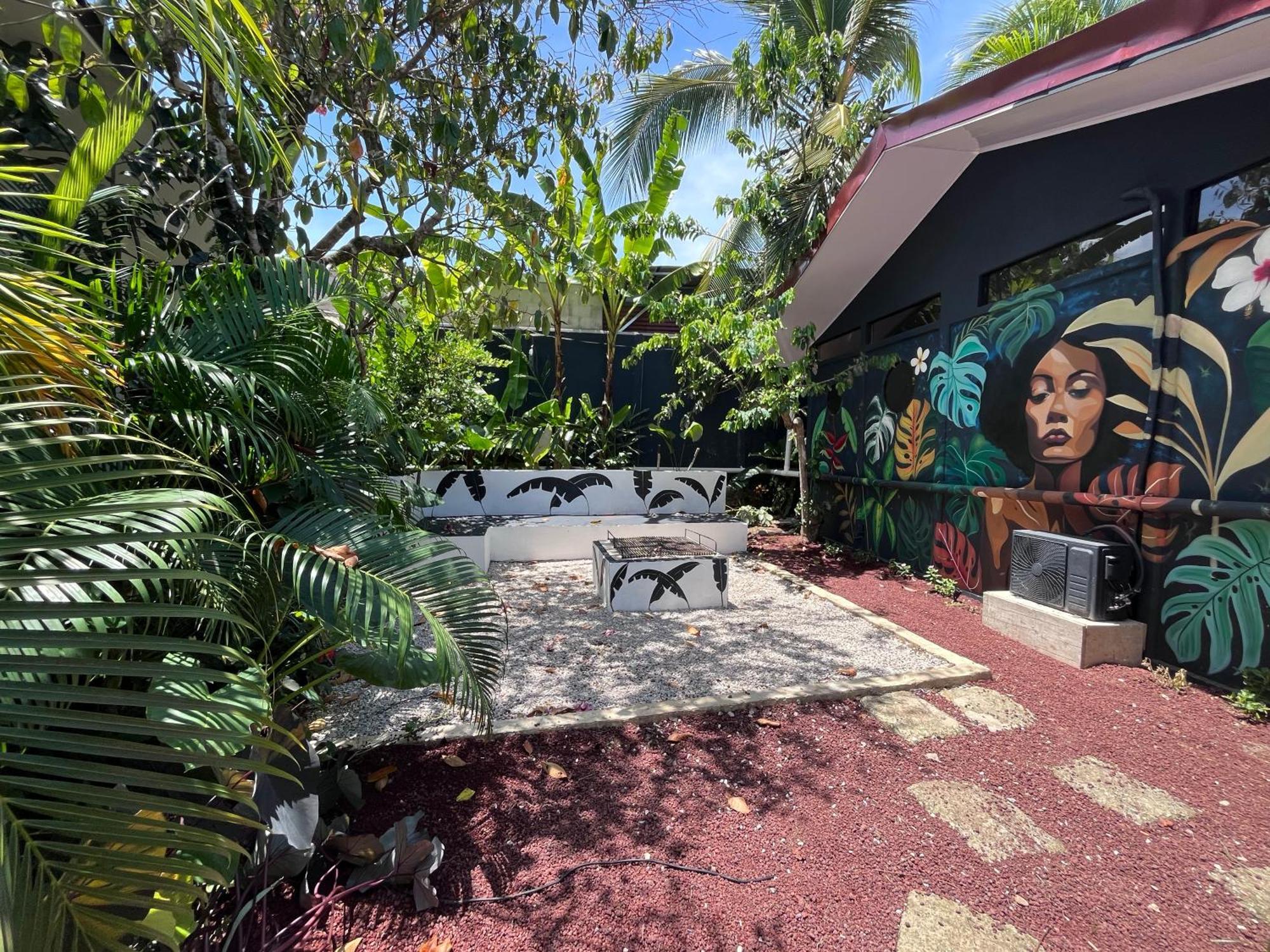 Hotel Mecca Puerto Viejo de Talamanca Exterior foto