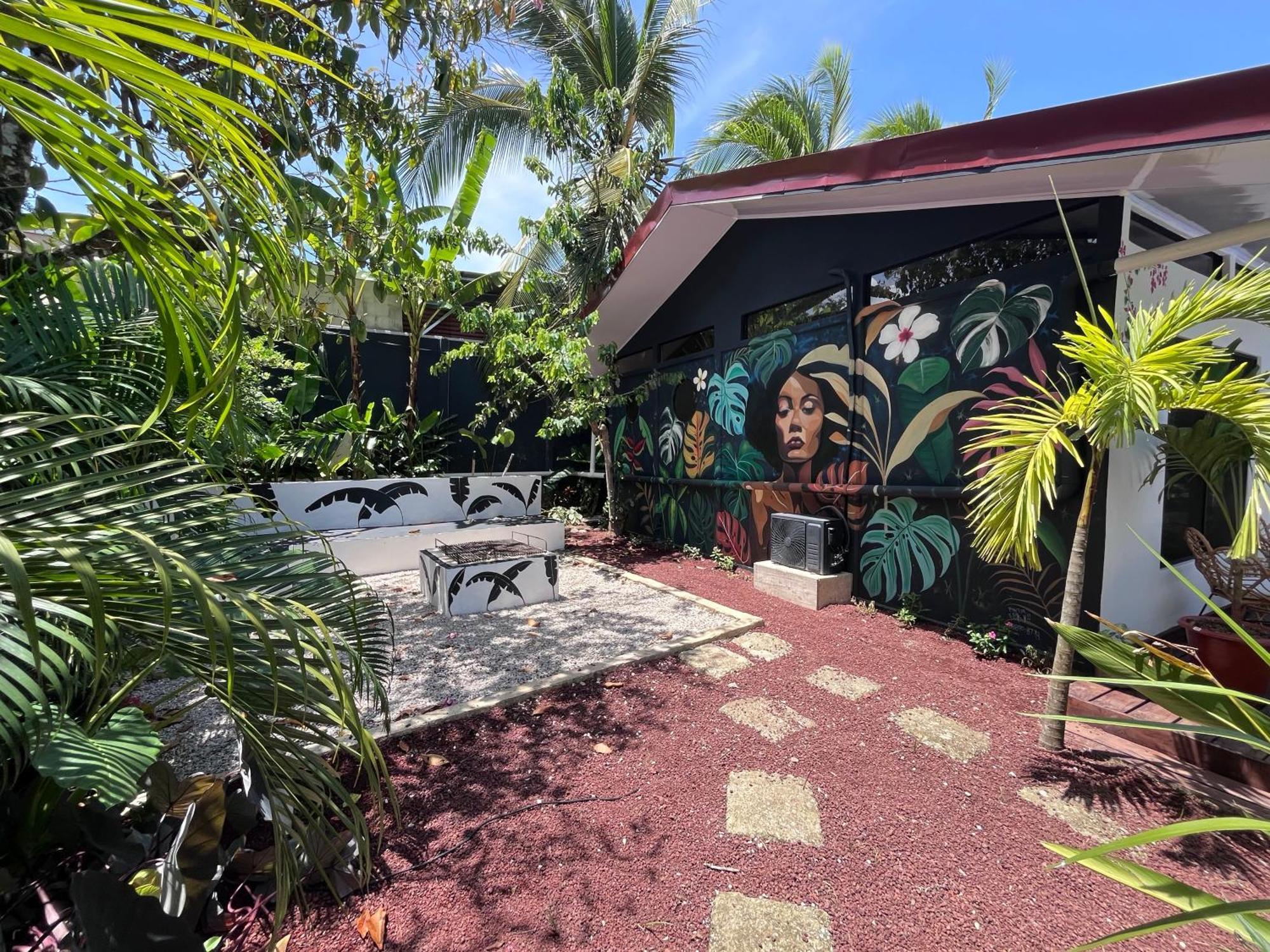 Hotel Mecca Puerto Viejo de Talamanca Exterior foto